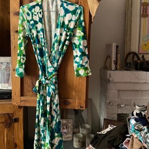 DVF size 2 tie die wrap dress
